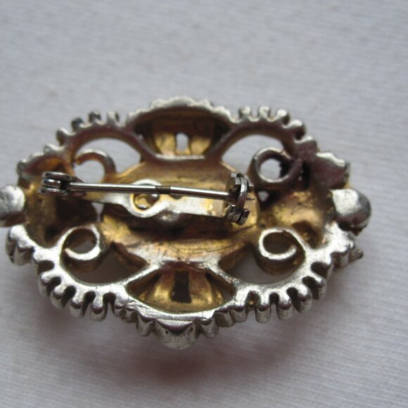 unique old 1.5" Blue Sapphire type stone with Scrollwork Pin Brooch - Picture 3 of 3